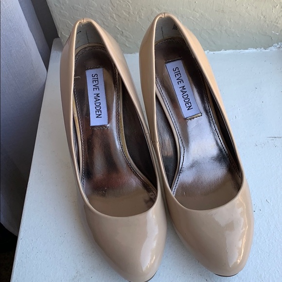 Steve Madden Shoes - Steve Madden nude heels
